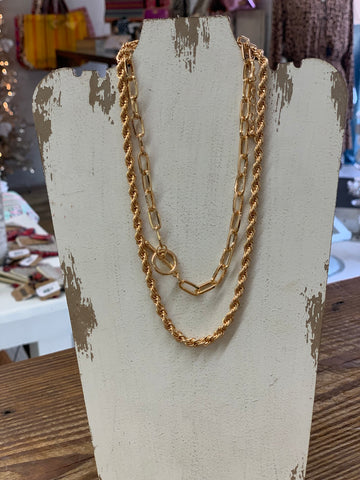 GOLD LAYERED NECKLACE